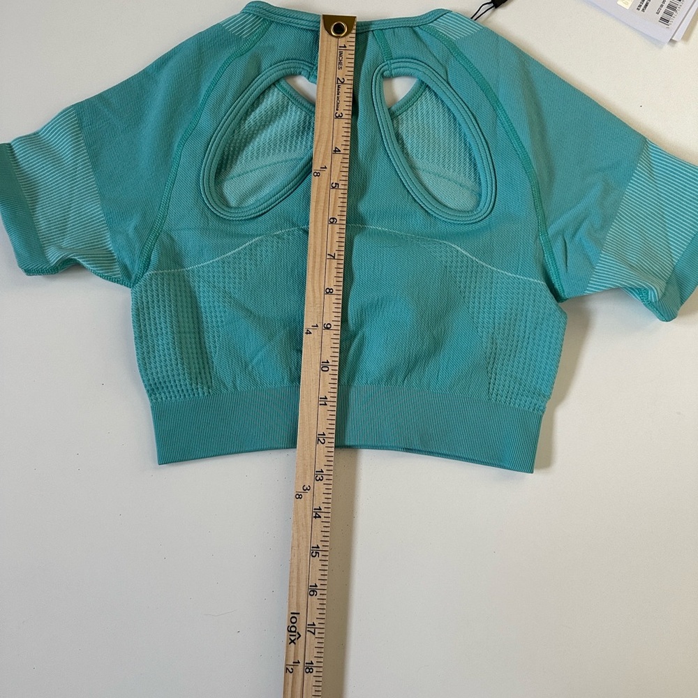 Gymshark Ultra Seamless Cutout Crop Top - Picture 7 of 9